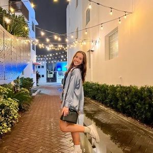 Meet your Posher, Danielle